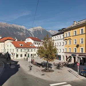 Apartment Riesiges Zentrales Mit Parkplatz, Innsbruck